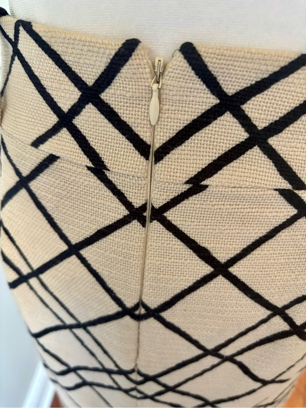 Banana Republic Cream Pencil Skirt with Black Grid - Picture 5 of 10